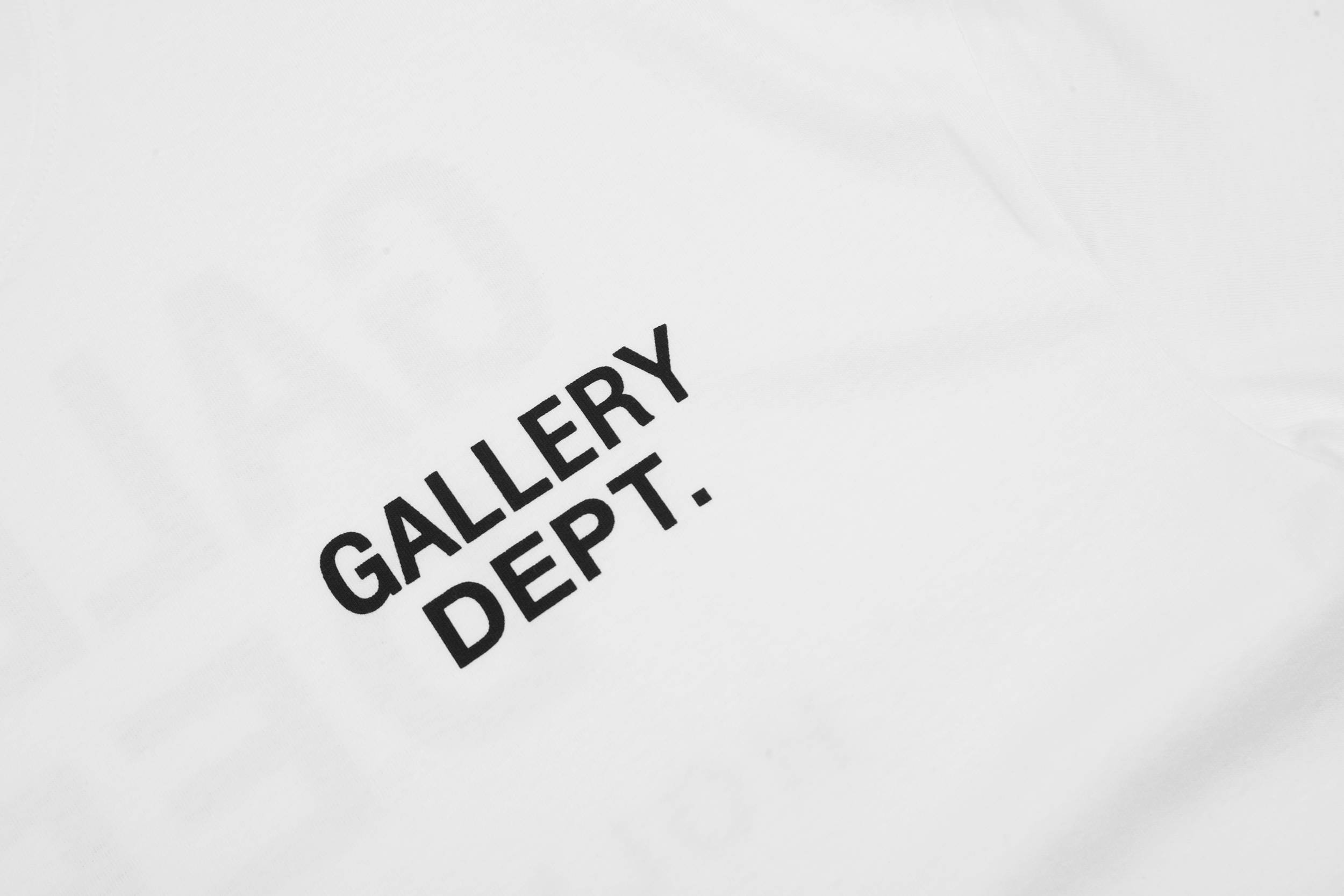 GALLERY DEPT New T-shirt D69