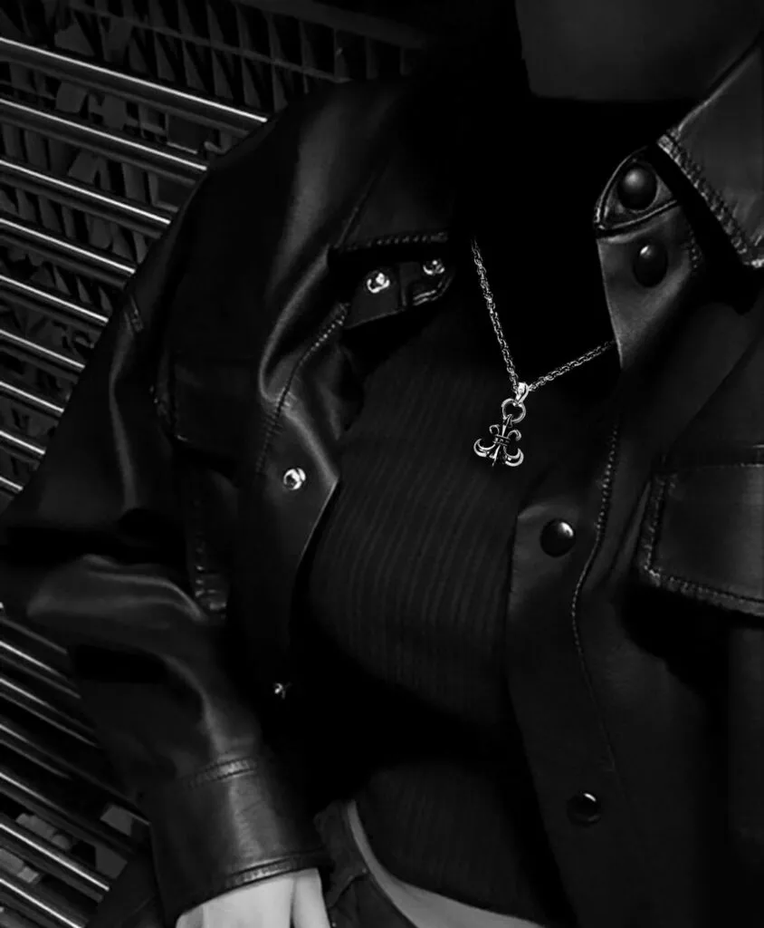 Chrome-Hearts BS FLEUR PENDANT WITH BAIL